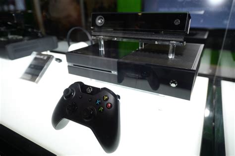 Microsofts Xbox One Now On Sale In Stores Days After Playstation 4