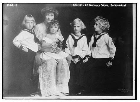 Pin auf ladies in history. Princess of Windisch Gratz & children (LOC) | Bain News ...
