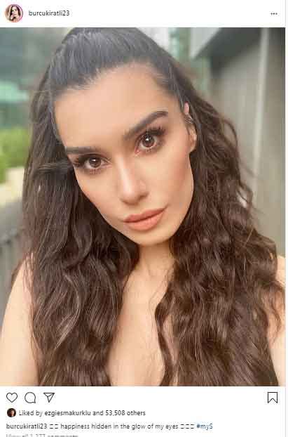 Ertugrul Actress Burcu Kiratli Looks Gorgeous In Latest Photos