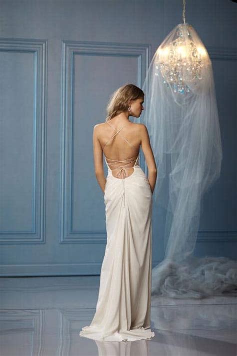 Even casual beach wedding dresses can benefit from a little sparkle! Casual Beach Wedding Dresses | Destination Wedding Details