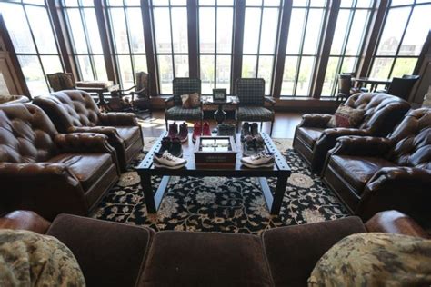 Photos Lincoln Rileys Office Will Make You Drool With Envy