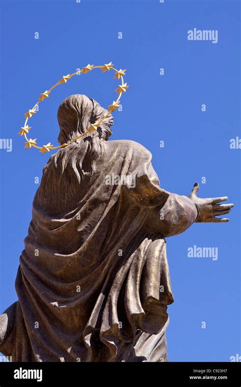 Looking To Virgin Mary Hi Res Stock Photography And Images Alamy