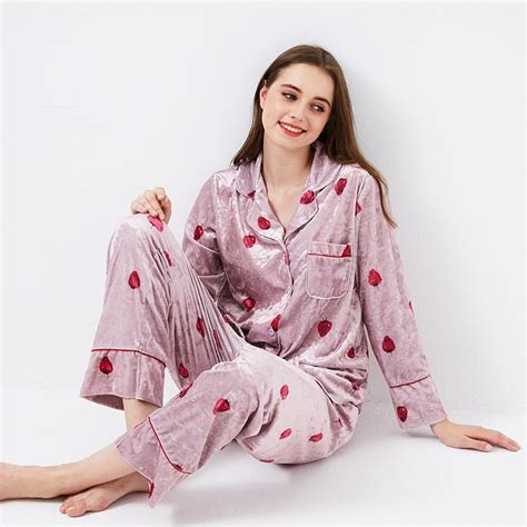 Strawberry Print Pajamas Set Women Soft Velvet Long Sleeve Shirt Pants