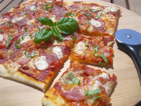 Pizza cardinale, pizza margherita, calzone, pizza vongole oder pizza dolce! Leckeres Pizza - Blech (Rezept mit Bild) von SHanai ...
