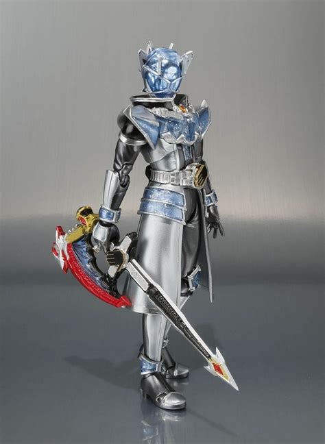 With mix of the clear blue and silver it gives out. S.H. Figuarts - Kamen Rider Wizard Infinity Style