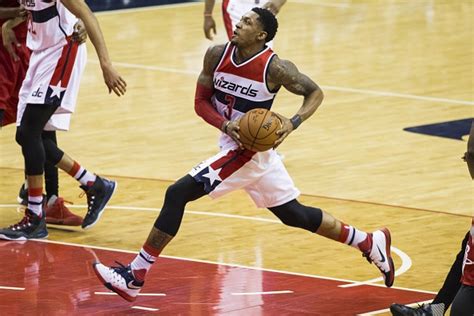 See which nba players are injured today and get the latest basketball injury news with our injury report for every team in the nba. NBA Injury Updates: Bradley Beal, Klay Thompson, Harrison ...