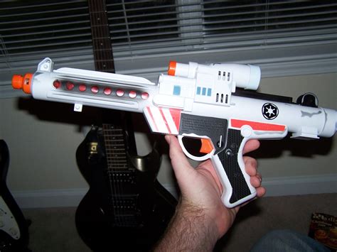 silverBoyd Creations: E-11 Stormtrooper Blaster and Display Stand