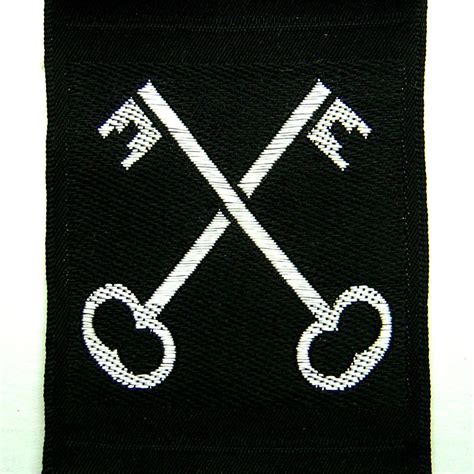 British 2nd Infantry Division Machine Embroidered White Crossed Keys