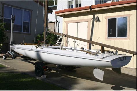 From wikipedia, the free encyclopedia. Melges 16 (M 16 Scow) - Dinghy Anarchy - Sailing Anarchy ...