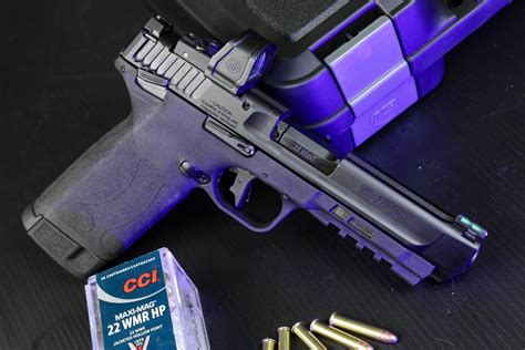 Smith And Wesson Mandp22 Magnum Range Review Guns And Ammo