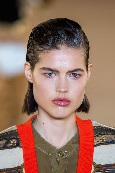 Maybe you would like to learn more about one of these? Media melena efecto mojado - Balmain | Belleza | EL MUNDO