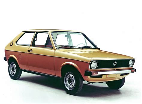 It is sold in europe and other markets worldwide in hatchback, sedan and estate variants. De eerste VW Polo is veertig jaar jong - Auto Motor Klassiek