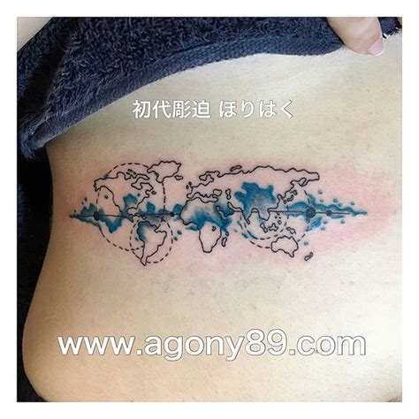 刺青 タトゥーデザインの画像集ほりはく日記tattoo 刺青 画像 タトゥー画像のﾌﾞﾛｸﾞ 女性の胸の下に世界地図のワンポイントタトゥー