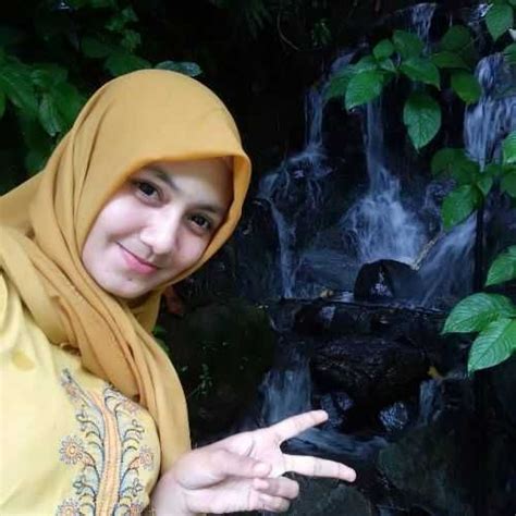 Janda Muslimah Di Jakarta Barat Beautiful Hijab Beautiful Hijab Girl