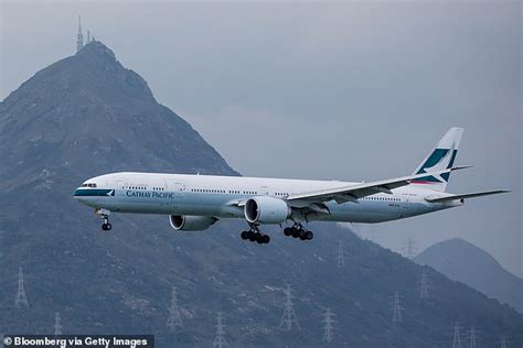 Two Cathay Pacific Pilots Suffer Sudden Loss Of Vision During Flights