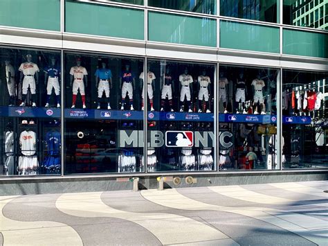 Mlb Flagship Store Opens At 1271 Avenue Of The Americas Rockefeller Group