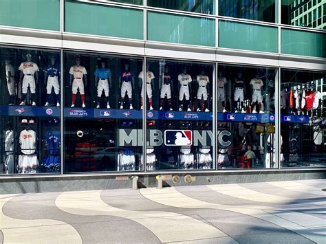 MLB Flagship Store Opens at 1271 Avenue of the Americas – Rockefeller Group