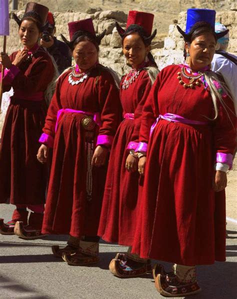Things To Explore Hotels In Ladakh Traditional Dresses And Jewellery
