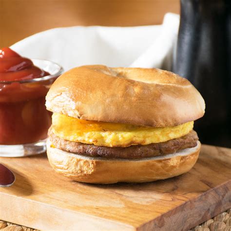 Jimmy Dean 52 Oz Sausage Egg And Cheese Breakfast Bagel Sandwich