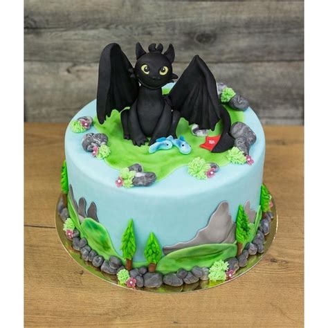 How To Train Your Dragon Themed Cake Dragon Birthday Cakes Dragon