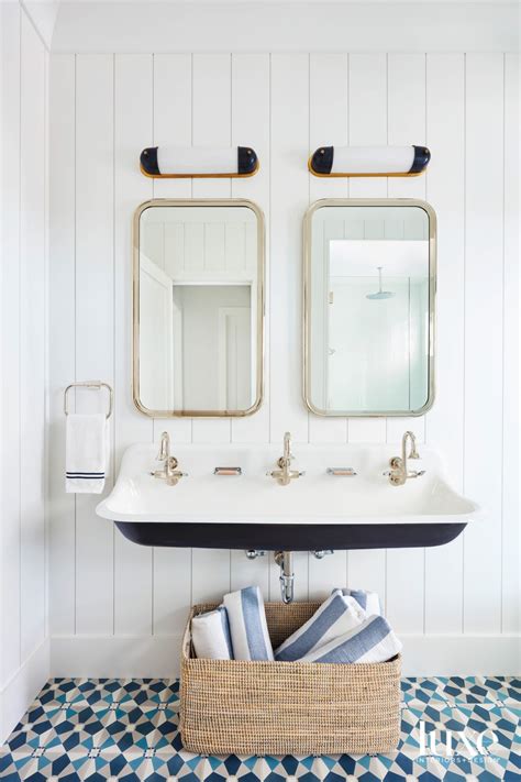 30 Modern Coastal Bathroom Ideas That Are Unique And Minimalist With