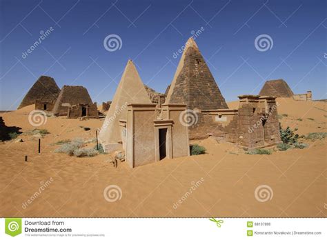 Meroe Pyramidal Tombs Sudan Stock Photo Image Of Unesco Pyremids