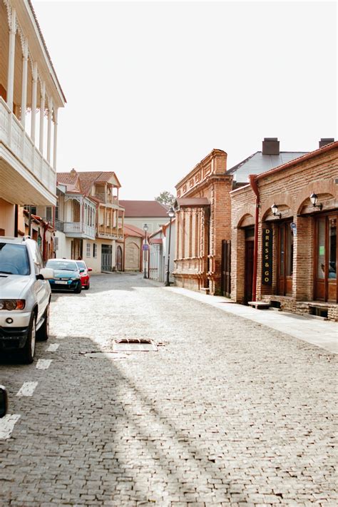 Sunny Street Pictures Download Free Images On Unsplash