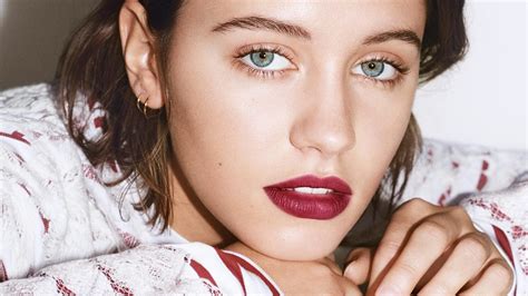 1920x1080 Iris Law Burberry Campaign 2018 Laptop Full Hd 1080p Hd 4k Wallpapers Images