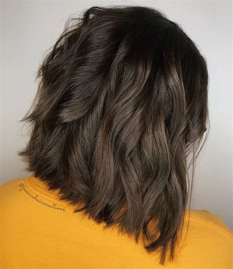 Thick hair mid length hairstyles 2021. 25 Fresh Medium Length Hairstyles for Thick Hair to Enjoy ...