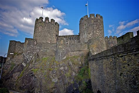 Wales.com is an online hub providing international visitors, students and business with information about wales. Conwy Castle (North Wales) | Wynner's Blog - an IT & Photography Blog