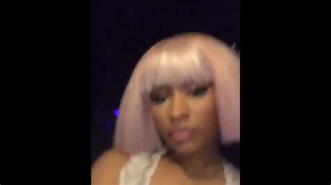 Nicki Minaj Shows Her Sexy Boobs Omg Youtube