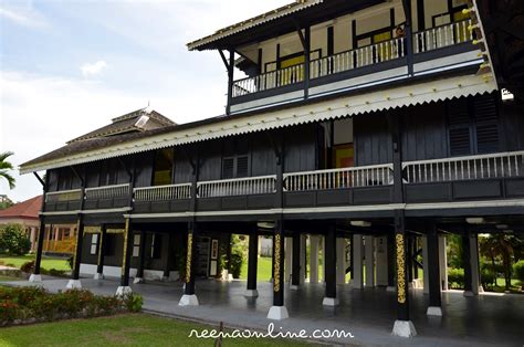 There are three palaces in seri menanti, negeri sembilan. Reena's Online: Muzium Raja Istana Lama Seri Menanti ...