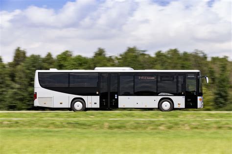 Busworld Europe Daimler Buses Z Ndet Premierenfeuerwerk Auf
