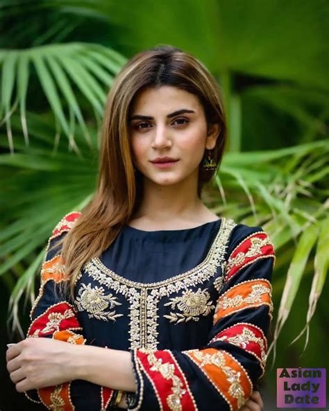 The Elegance Of Pakistani Women Popularity Unraveled