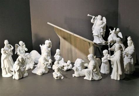 Avon Porcelain Bisque Nativity Scene 1981 1993 19pcs Manger Ebay Link