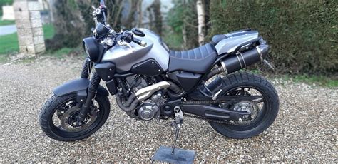 Épinglé Par Me T Sur Yamaha Mt 03 660 Scrambler Rétro