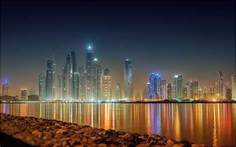 Dubai Skyline Reflection At Night Hd Wallpapers Alta Resolución 2560 ×