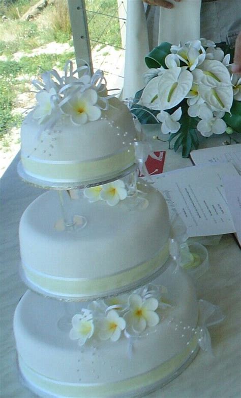 Frangipani Wedding Cake For P K Cake Decorating Cake Design Wedding