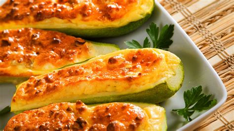 Breadcrumbs are a popular ingredient in traditional zucchini boats, but you won't find them here. Southwestern Stuffed Zucchini Boats | Mississippi Market Co-op