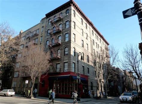Where To See The Friends Apartment Building In Nyc