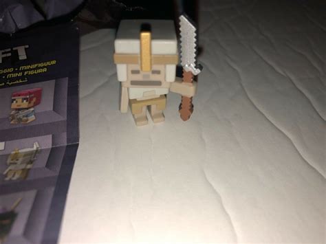 New Minecraft Dungeon Series 20 Mini Figure Skeleton