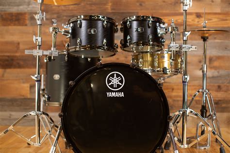 Yamaha Live Custom Oak 4 Piece Drum Kit Black Wood Drumazon