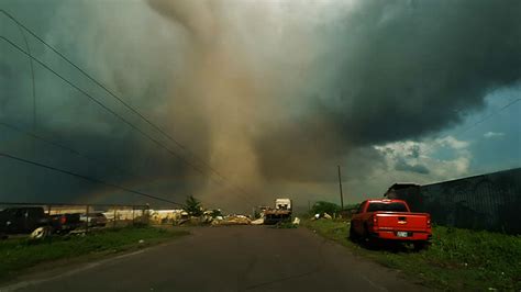 Deadly Oklahoma Tornado Seen Up Close