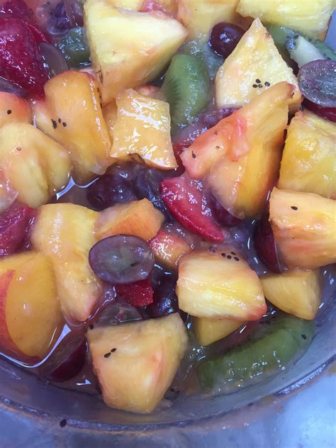 summer fruit salad fruit 1 2 pineapple 1 peach 2 cups of gapes 1 kiwi 2 cups of strawberries 1