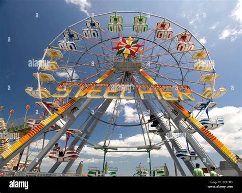 Ferris Wheel At Atlantic Citys Steel Pieer New Jersey Stock Photo Alamy
