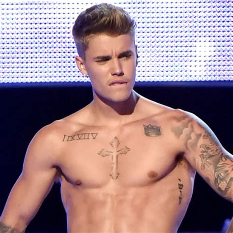 Justin Bieber Shirtless In Barbados Pictures December Popsugar Celebrity