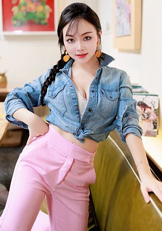 Beautiful Romantic Companionship Asian Member Yan From Beijing 37 Yo