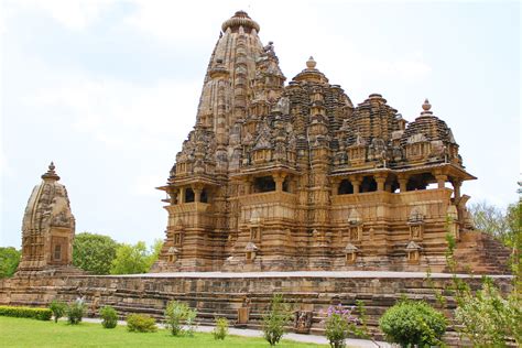 Khajuraho Temple Mp India The Khajuraho Group Of Monume Flickr