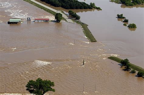 Public Can Weigh In On Levee Floodwall Projects In 7 States Including