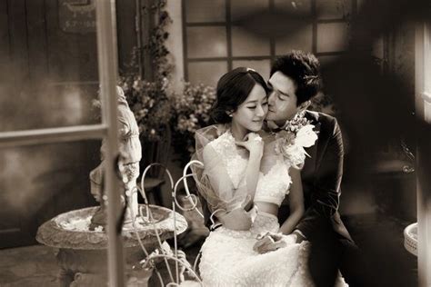 Yoo Ji Tae Kim Hyo Jin Monochrome Wedding Photoshoot Lovely Vintage